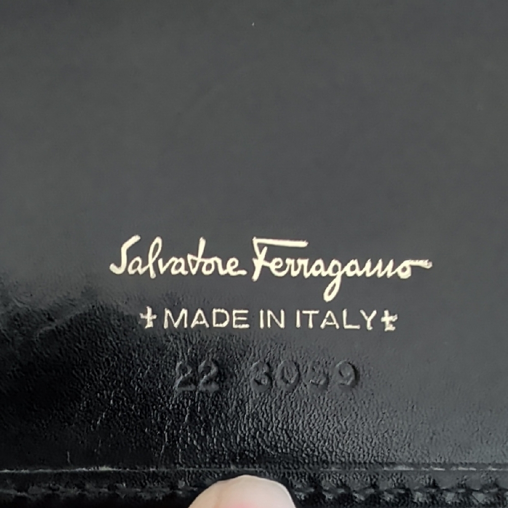 NWOT Salvatore Ferragamo Black Leather with Gold Hardware Wallet - Picture 4 of 9
